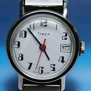Vintage Timex Damenuhr mit Old School Computer-Style Ziffern Made in G.B. - Bild 1 von 10