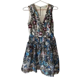 Alice + Olivia Becca Mini Pouf Floral Embroidered Cocktail Dress Size 0 - Picture 1 of 7