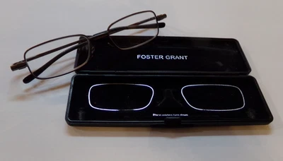 Gafas para lectores plegables Foster Grant + 1,50 almohadillas para nariz de alambre 49-16-130 Gunmetal Foto 1 de 4
