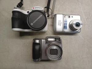 LOT of 3 Cameras AGFAPHOTO Selecta 14, KODAK EasyShare, NIKON Coolpix - UNTESTED - Picture 1 of 18