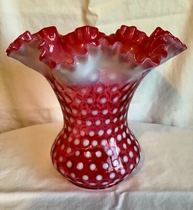 Jarrón vintage de lunares opalescentes de arándano de vidrio artístico Fenton - Imagen 1 de 3