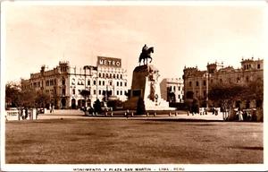 Perú Monumento Y Plaza San Martín Lima Vintage RPPC C020 - Imagen 1 de 2