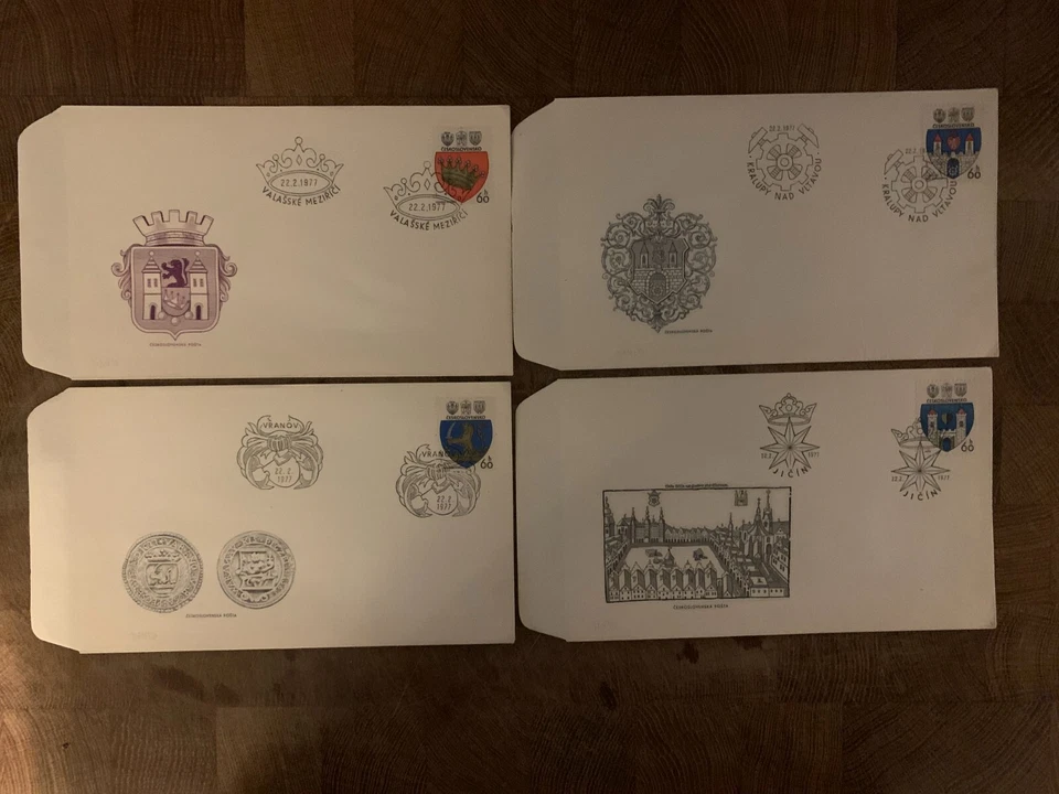 CHECOSLOVAQUIA 1977 FDC x 4 ESCUDO DE ARMAS VRANOV JICIN VALASSKE MEZIRICI KRAPULY Foto 1 de 1