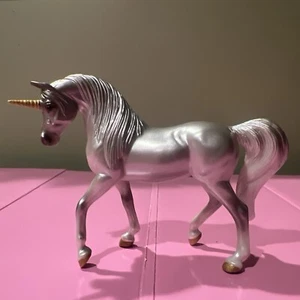Retired Breyer Horse Stablemate #6217 Unicorn Surprise Silver Gold Arabian - Picture 1 of 3