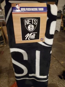 Brooklyn Nets NBA 50" x 60" Signature Raschel Throw Blanket - Picture 1 of 6