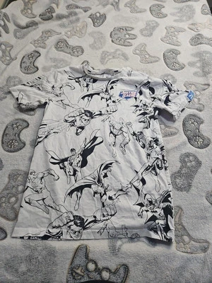 Camiseta Puma Liga de la Justicia AOP DC COMIC Superman Mujer Maravilla Batman Niños Talla XL  Foto 1 de 4