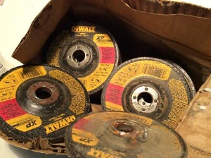 25 Stck. DeWalt DW8803 4" x 1/4" x 5/8" Metall Schleifscheiben, Neu - Bild 1 von 4