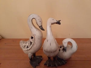 Figurine Ducks Bird Resin Decor Figure Modern Farmhouse Carve Look Filagree - Picture 1 of 11