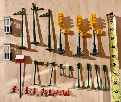 Mixed Lot of Model Railroad Layout Accessories - Lot of 25 - Image 1 of 4