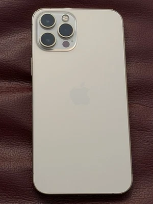 iPhone 12 Pro Max 128GB Gold mit Zubehörpaket - Zustand: gut - Bild 1 von 4