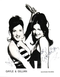 Gayle and Gillian Blakeney NEIGHBOURS Pop Duo Signed 10x8 B/W Photo Autographed - Picture 1 of 1