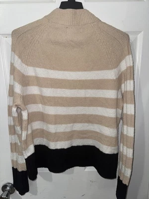 Suéter Rafaella Mujer Mediano Beige Blanco Negro Rayas Cuello Redondo Pullover Tejido Foto 1 de 4