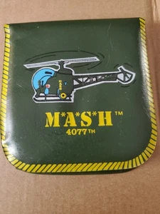 Cartera vintage M*A*S*H 4077th MASH Ja-Ru No. 157 - Imagen 1 de 3