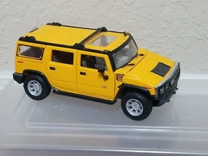 Maisto 1:27 Scale Diecast Hummer H2 Yellow - Picture 1 of 8