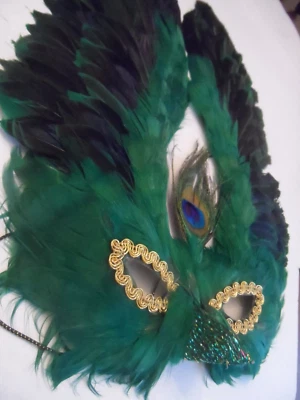 Feathered  Green & Black Mask - MARDI GRAS MASQUERADE PARTY EYE MASK - HALLOWEEN - Image 1 of 3