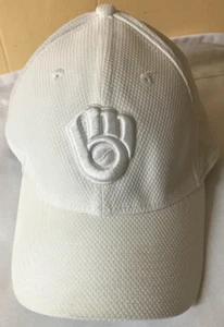 New Era Cooperstown 39THIRTY MILWAUKEE BREWERS ALL WHITE Hat CAP Small/Medium - Picture 1 of 6