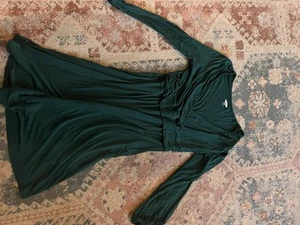 Women’s Maternity Old Navy Green Dress Size Medium - Picture 1 of 2