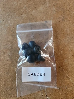 Repuesto de auriculares de silicona. En el interior hay un pequeño, mediano y grande (negro) - Nuevo Foto 1 de 2