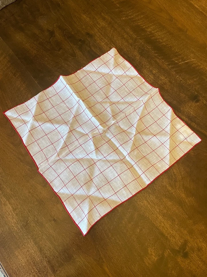 Cuadrado de bolsillo Ermenegildo Zegna para Wilkes Bashford 100 % lino hecho en Italia usado en excelente estado Foto 1 de 4