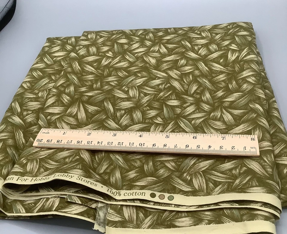 TELA DE ALGODÓN FOLLAJE HOJAS VERDES Y CREMA POR TODAS PARTES - BTHY Tela de algodón Foto 1 de 1