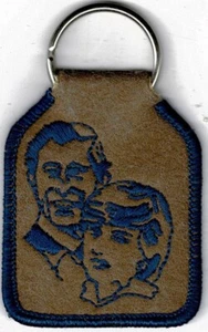 Schlüsselanhänger Royal Wedding Charles & Diana datiert 1981 bestickt Wildleder - Bild 1 von 2