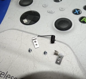 Sony PS2 Modelos Delgados TOP Disco Puerta Trasera Resorte con Tornillos y Soporte SOLO LEER - Imagen 1 de 12