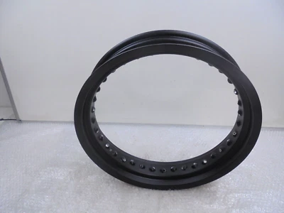 Moto Guzzi V7 Racer Rough Special Black Rear Wheel Rim 17 x 3.5 New B063078 — 第 1/4 张图片