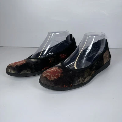 Sesto Meucci Italy Black Diona Velvet Floral Ballet Flats Shoes - Image 1 of 4
