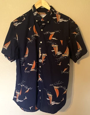 Camisa de manga corta Old Navy para hombre talla L azul estampado de velero con botones Foto 1 de 4