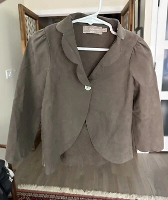 Chaqueta de gamuza sintética para niñas La Stupenderia Milan talla 4T. En excelente estado Foto 1 de 4