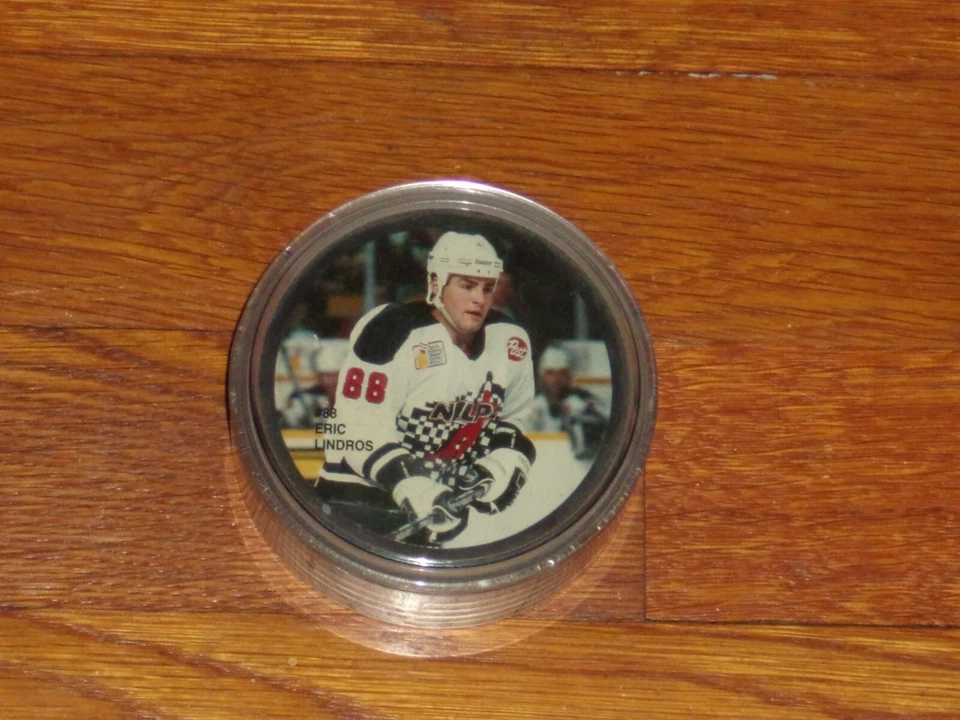 Disco de hockey NHL Sport Flash NHLPA #88 Eric Lindros en estuche de plástico excelente Foto 1 de 3