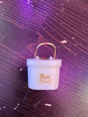 Gorro de lluvia blanco vintage en mini estuche de plástico con flor años 50 nuevo de stock Foto 1 de 4