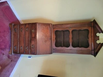 secretaria y silla antigua Foto 1 de 4