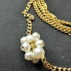 Long fuax pearl clusters on gold tone necklace - Picture 1 of 6