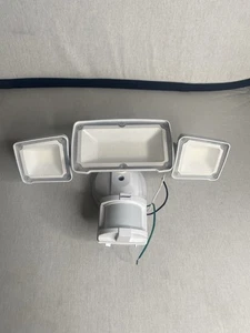 LEPOWER 35W LED Security Lights Motion Sensor Light White MISSING HARDWARE - Picture 1 of 6