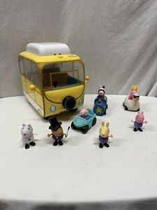 Peppa Pig gelbes Wohnmobil Basisfahrzeug Jazwares und extra Figuren - Bild 1 von 11