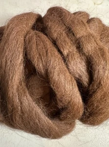 100% Alpaca Roving Adult Huacaya Dark Brown 4 Oz 25 Microns - Picture 1 of 3