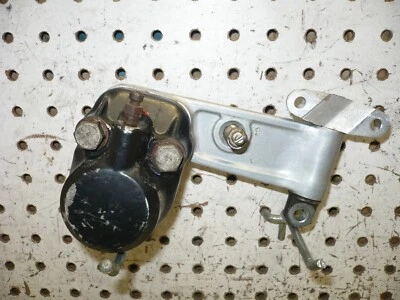 HONDA 73 1973 CB350F CUATRO CB 350 F PINZA DE FRENO DELANTERA CONJUNTO SOPORTE OEM Foto 1 de 4