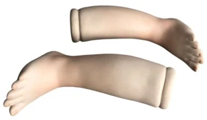 Bambola porcellana vintage gambe dritte colore beige 4 1/2" pezzi di ricambio - Foto 1 di 3