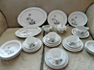 Vintage NOCTURNE by YAMAKA Black Rose made in Japan Lot 31 PCS w white gold trim - Picture 1 of 7