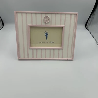 Moldura rosa infantil Pottery Barn 10 X 8 foto 5,5 X 4 - Imagem 1 de 4