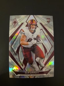 2024 Panini Phoenix Rookies Ben Sinnott #157 Loghi Squadra /299 (RC) - Foto 1 di 2