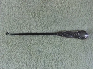 EDWARDIAN BUTTON HOOK WITH STERLING SILVER HANDLE * BIRMINGHAM 1905 * - Picture 1 of 4