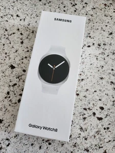 Samsung Galaxy Watch 8 44 mm argent avec accessoires bonus neuve dans sa boîte - Photo 1 sur 3