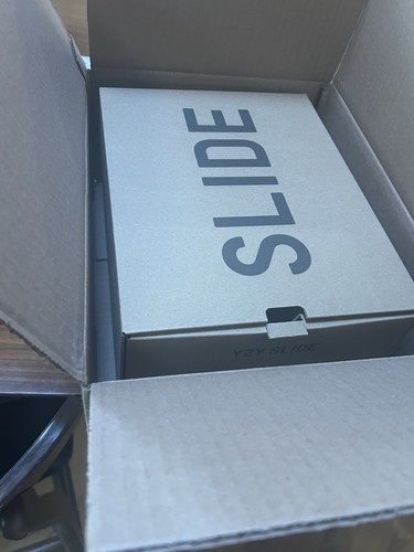 YEEZY Nuovissimo con scatola raro yzy slide grigio intenso onice. Tg 10. ID2350