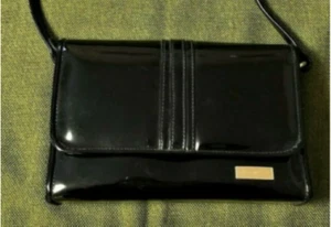 Vintage LIZ CLAIBORNE Signature Classic Black PATEN LEATHER Shoulder Bag Purse - Picture 1 of 9