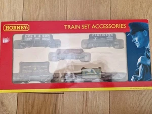 Hornby R6228 Assorted Wagons Pack Of Five Train Accessories OO Gauge - Picture 1 of 5