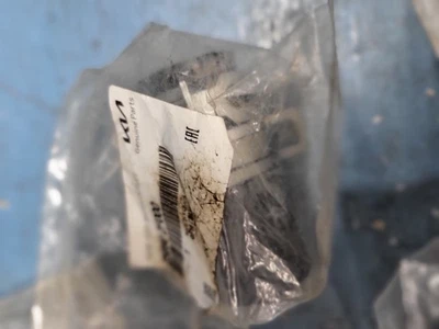 GENUINE NEW KIA 2.0 2.2 CRDI WATER HOSE CONNECTOR 25690 2F000 - Image 1 of 2