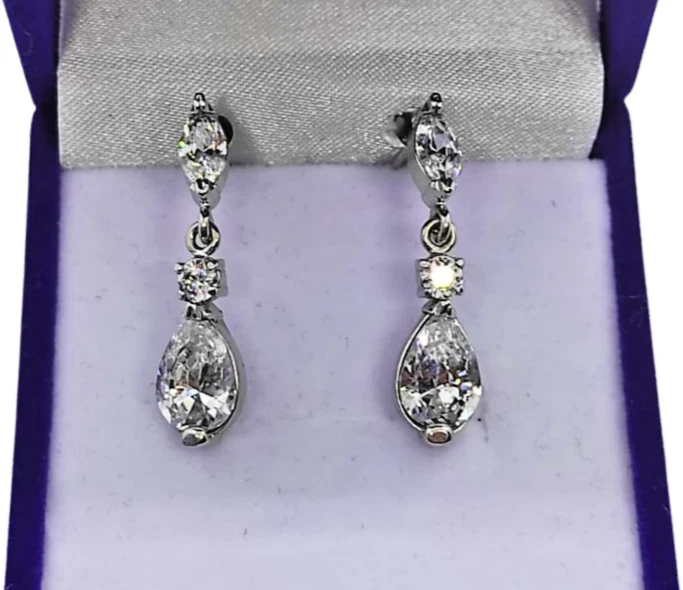 Orecchini pendenti vintage insoliti in argento sterling 925 gioielli zirconi - Immagine 1 di 4