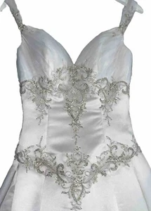 White Corset Style wedding gown - Picture 1 of 8